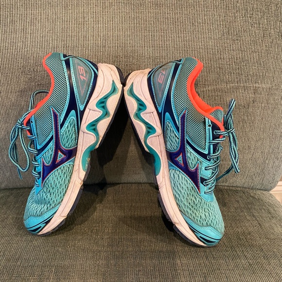 Mizuno Wave Inspire 13. Women’s Running Shoe. - Picture 3 of 5